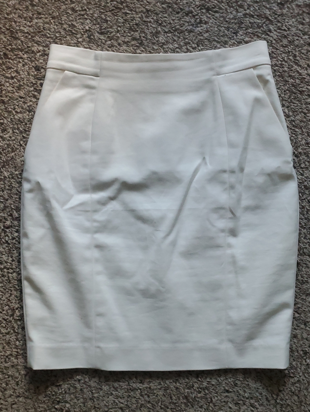 H&M Women's White Pencil Skirt - Tailored Silhouette - Size 10